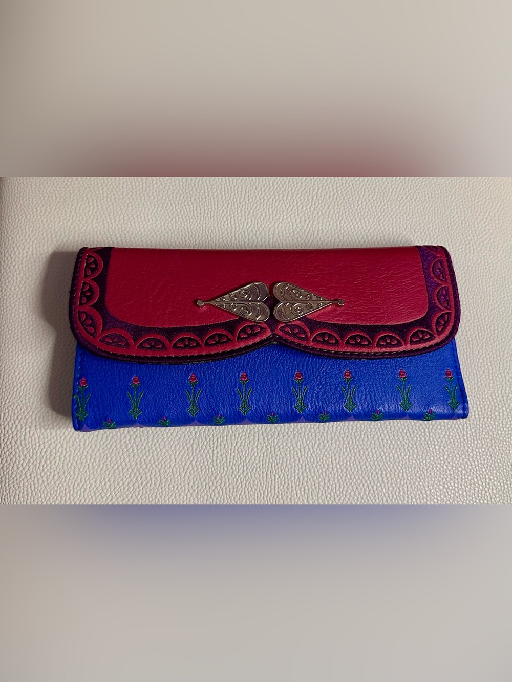 Disney Loungefly Anna clutch